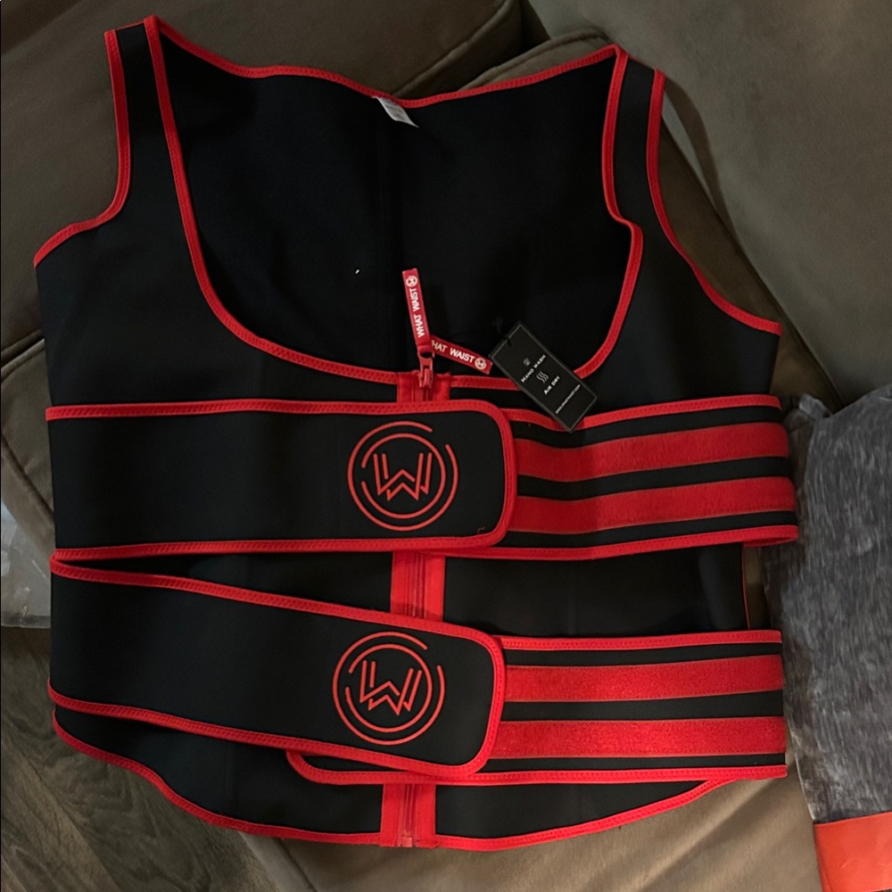 “What Waist”  NWT body Shaper……..